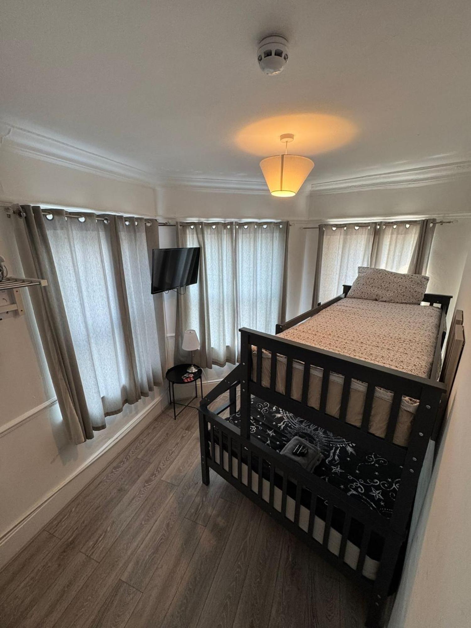 לונדון Wandsworth Guest Rooms 64 מראה חיצוני תמונה